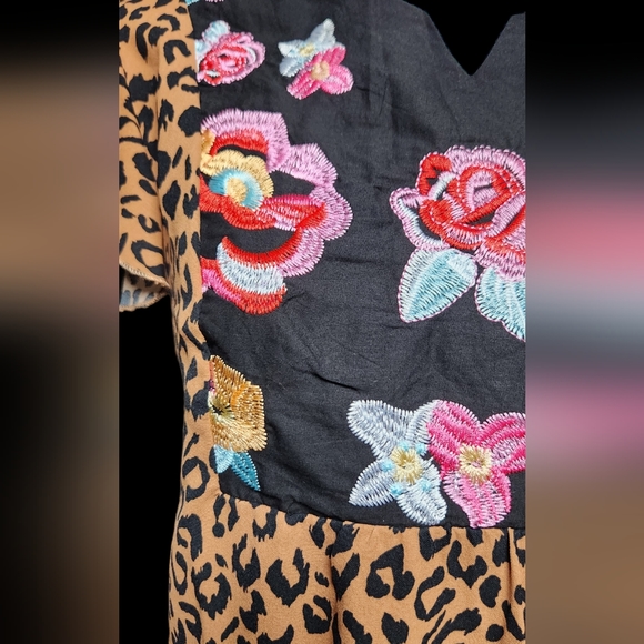 Floral Embroidered Leopard Print Top - Picture 4 of 5